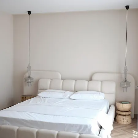 Serenity - Relax & Unwind In A 3-bedroom Poolside Paradise Willa