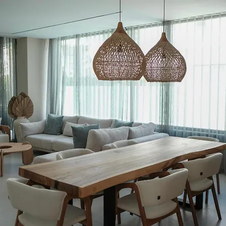 Serenity - Relax & Unwind In A 3-bedroom Poolside Paradise *