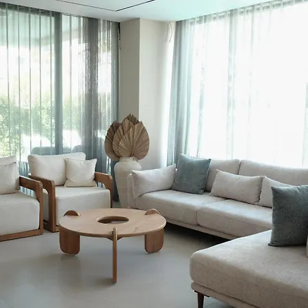 Serenity - Relax & Unwind In A 3-bedroom Poolside Paradise ヴィラ