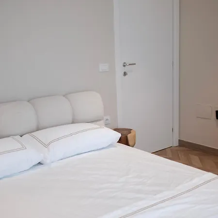 Serenity - Relax & Unwind In A 3-bedroom Poolside Paradise ヴィラ *