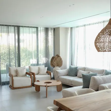 ヴィラ Serenity - Relax & Unwind In A 3-bedroom Poolside Paradise