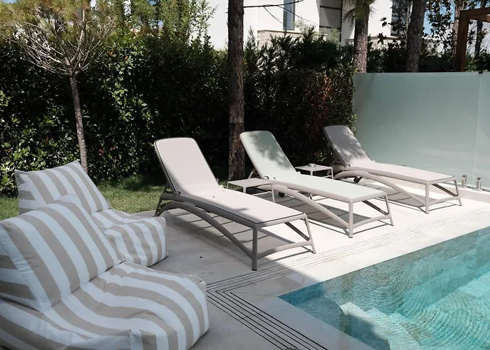 别墅 Serenity - Relax & Unwind In A 3-bedroom Poolside Paradise *