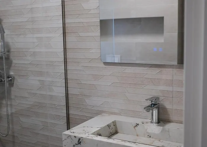 Serenity - Relax & Unwind In A 3-bedroom Poolside Paradise Villa *