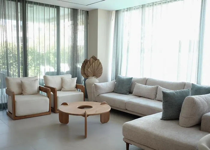 Serenity - Relax & Unwind In A 3-bedroom Poolside Paradise 别墅
