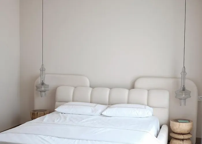 Serenity - Relax & Unwind In A 3-bedroom Poolside Paradise 别墅