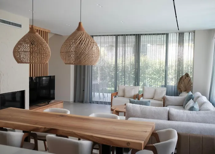 Serenity - Relax & Unwind In A 3-bedroom Poolside Paradise 别墅 Plazhi San Pietro